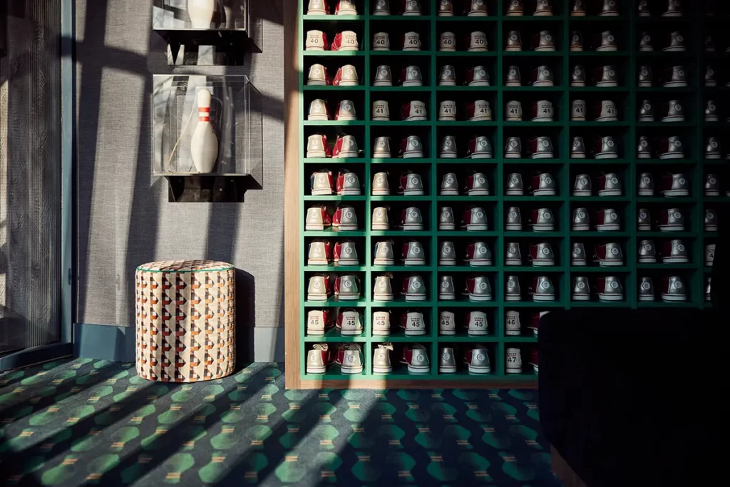 schoenenkast met bowling schoenen